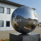 Kugelbrunnen mit Weltkugel aus Edelstahl mit 150cm Durchmesser / Standort bei Bamberg